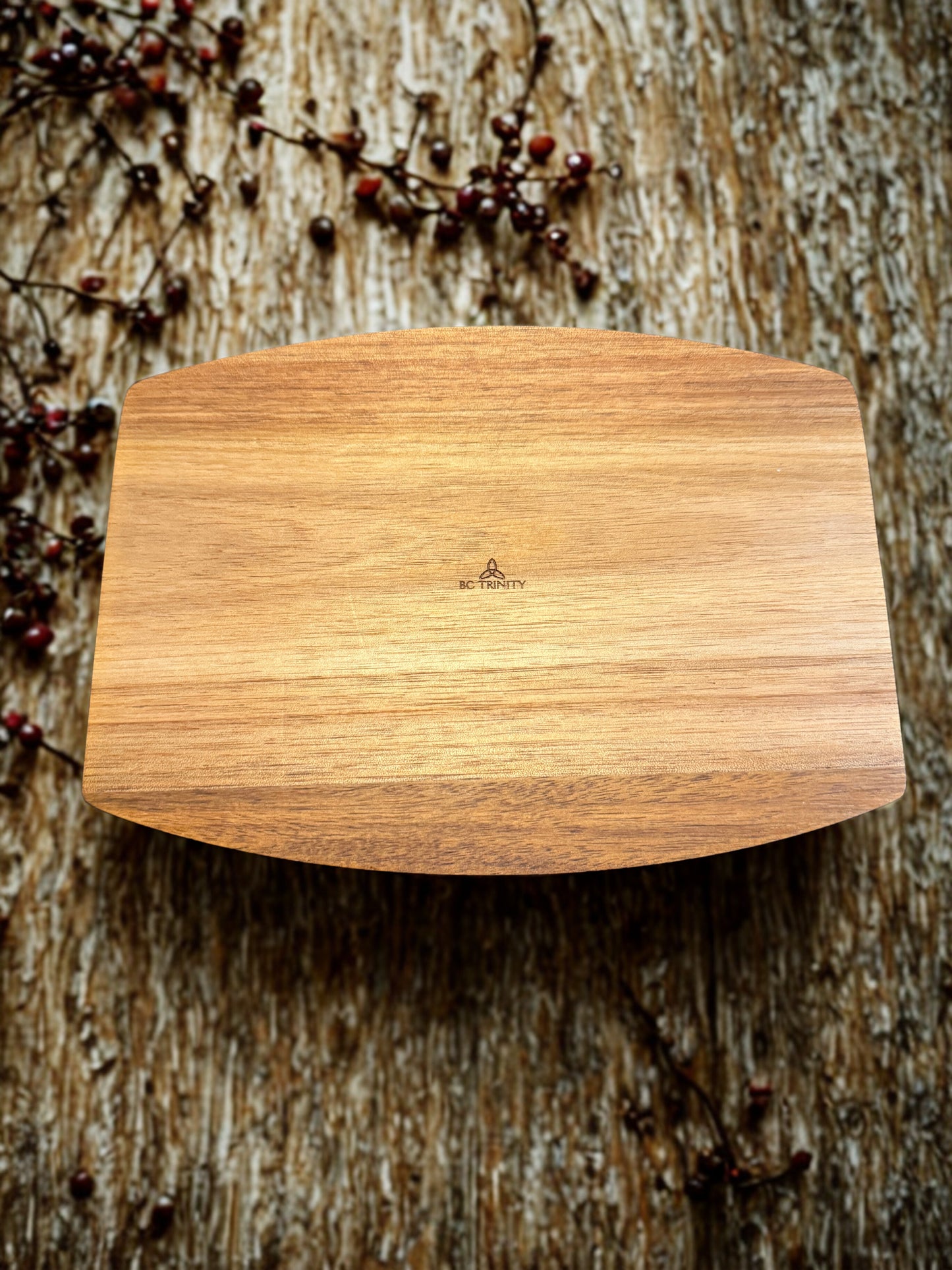 Acacia Serving Board "Happy New Year"