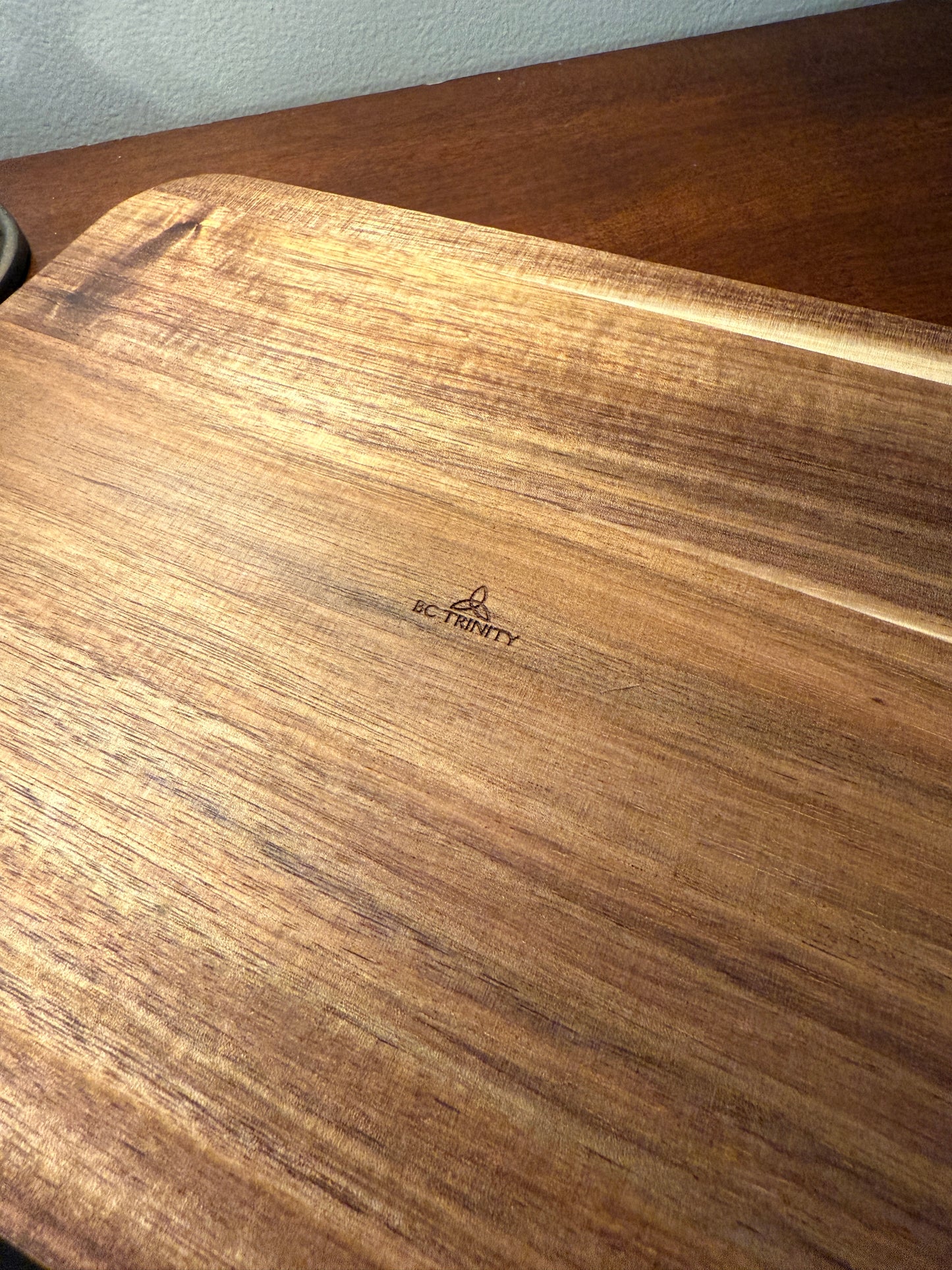 Acacia Serving Board "New England Church"